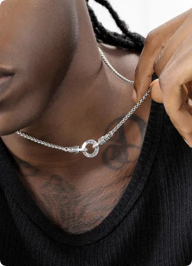 S925 sterling silver clavicle necklace for women with simple pendant on delicate chain.