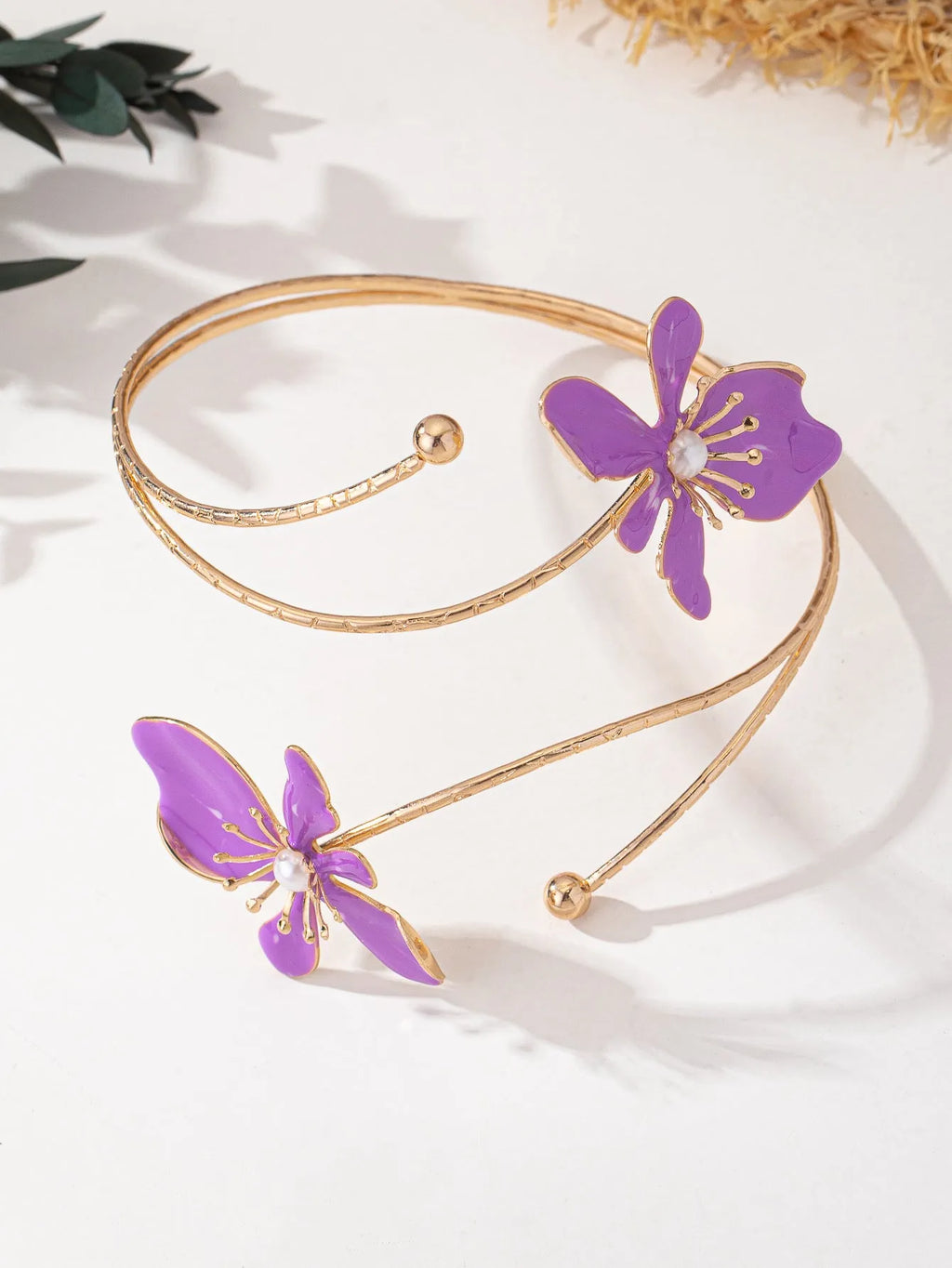Alloy arm ring with hollow lines and personalised pattern in pink or purple colour