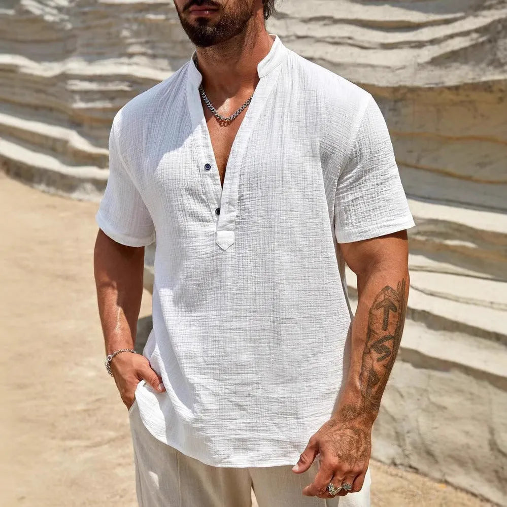 Men's solid colour stand collar short sleeve shirt in lightweight fabric for summer casual wear