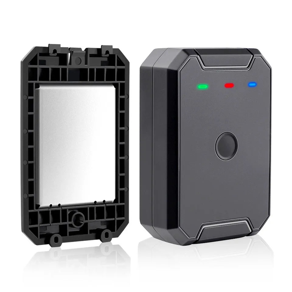 Black GPS car locator with 6000mAh battery capacity and IP65 waterproof rating