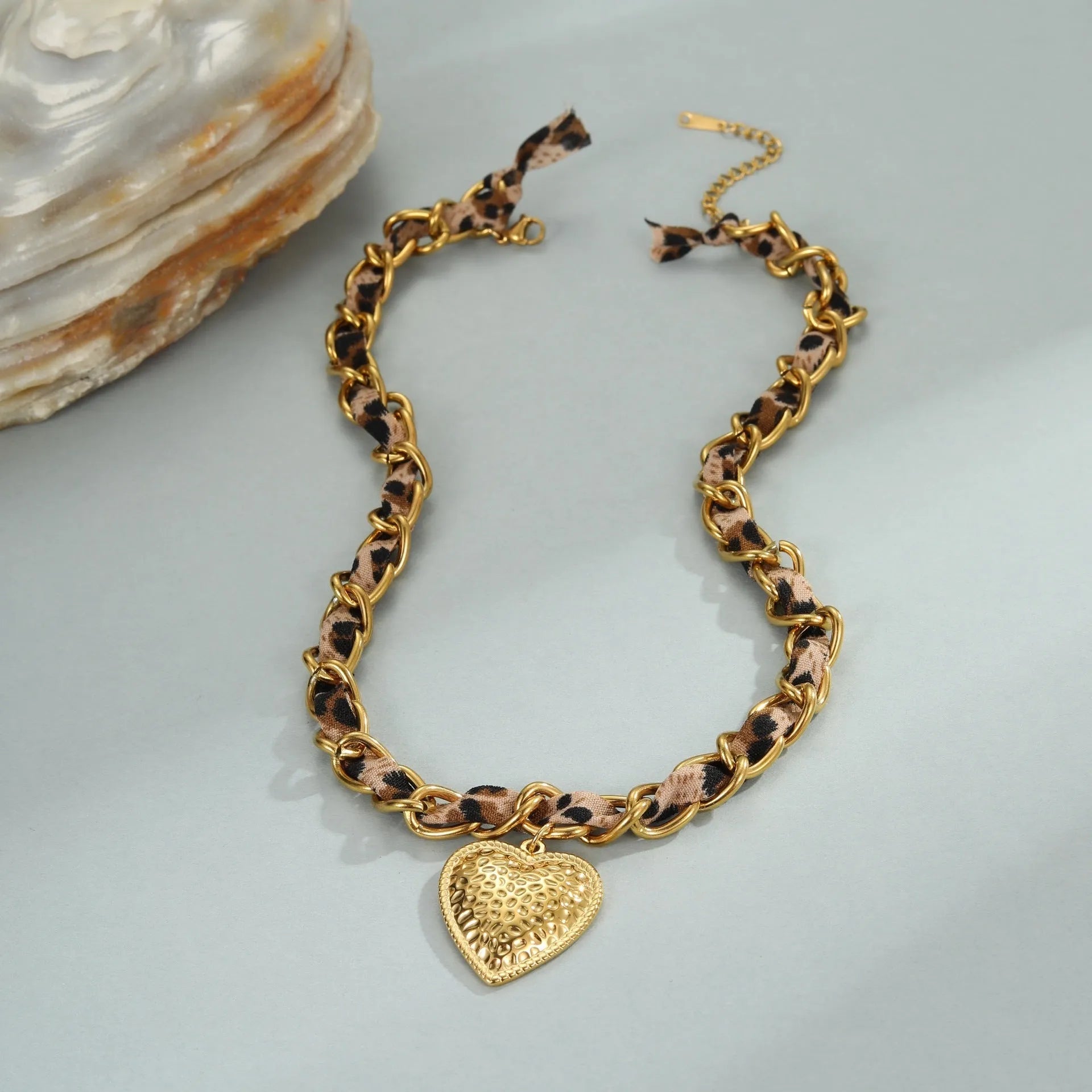 Stainless steel necklace with geometric leopard love pendant on adjustable 41-50cm chain