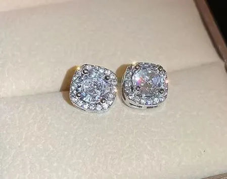 Square diamond geometric earrings in silver and gold colours with quadrilateral design