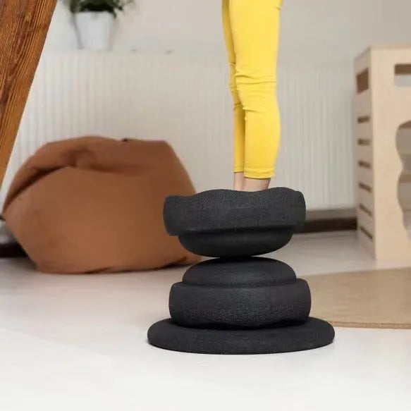 Plastic wood surf balance board for children aged 4-6 years with wood grain finish