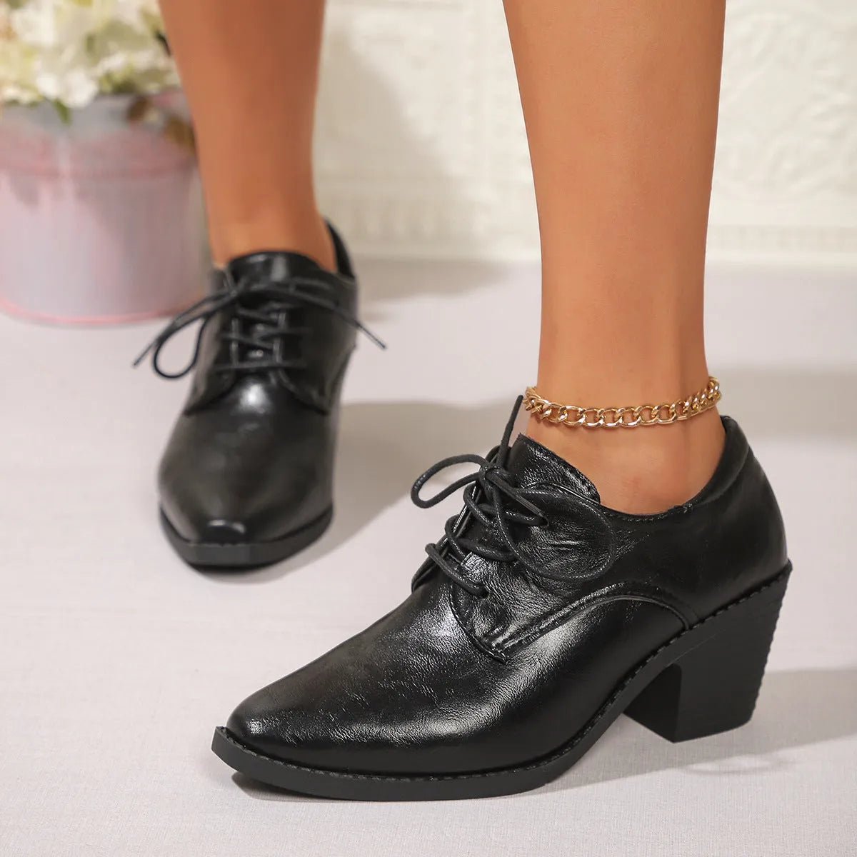 Pointed British style high heel chunky heel front lace-up low-top leather shoes in beige