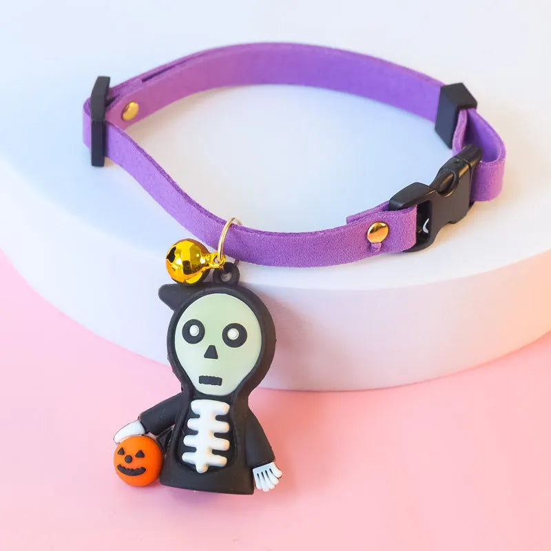 Halloween pet collar decoration with luminous designs in adjustable sizes for dogs and cats