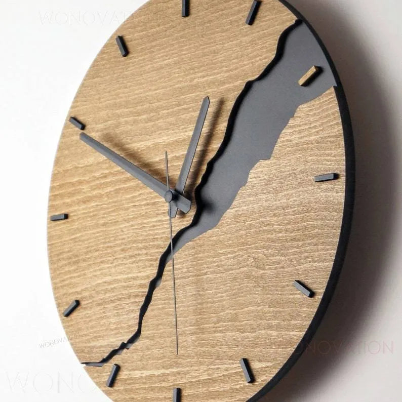 Modern wooden wall clock with crack design pattern in five colour options