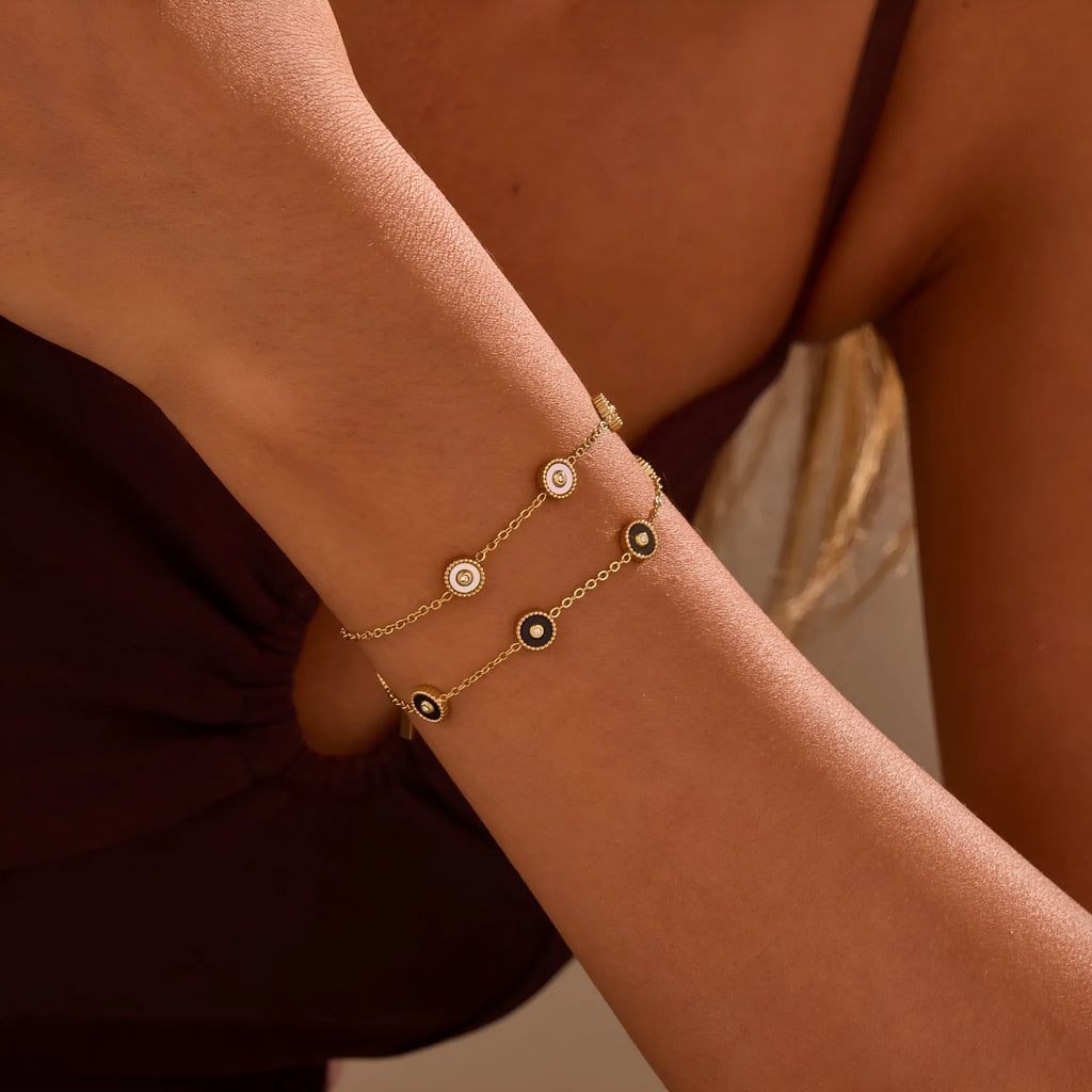 Geometric stainless steel women's bracelet with 18K gold plating, OL fashion style.