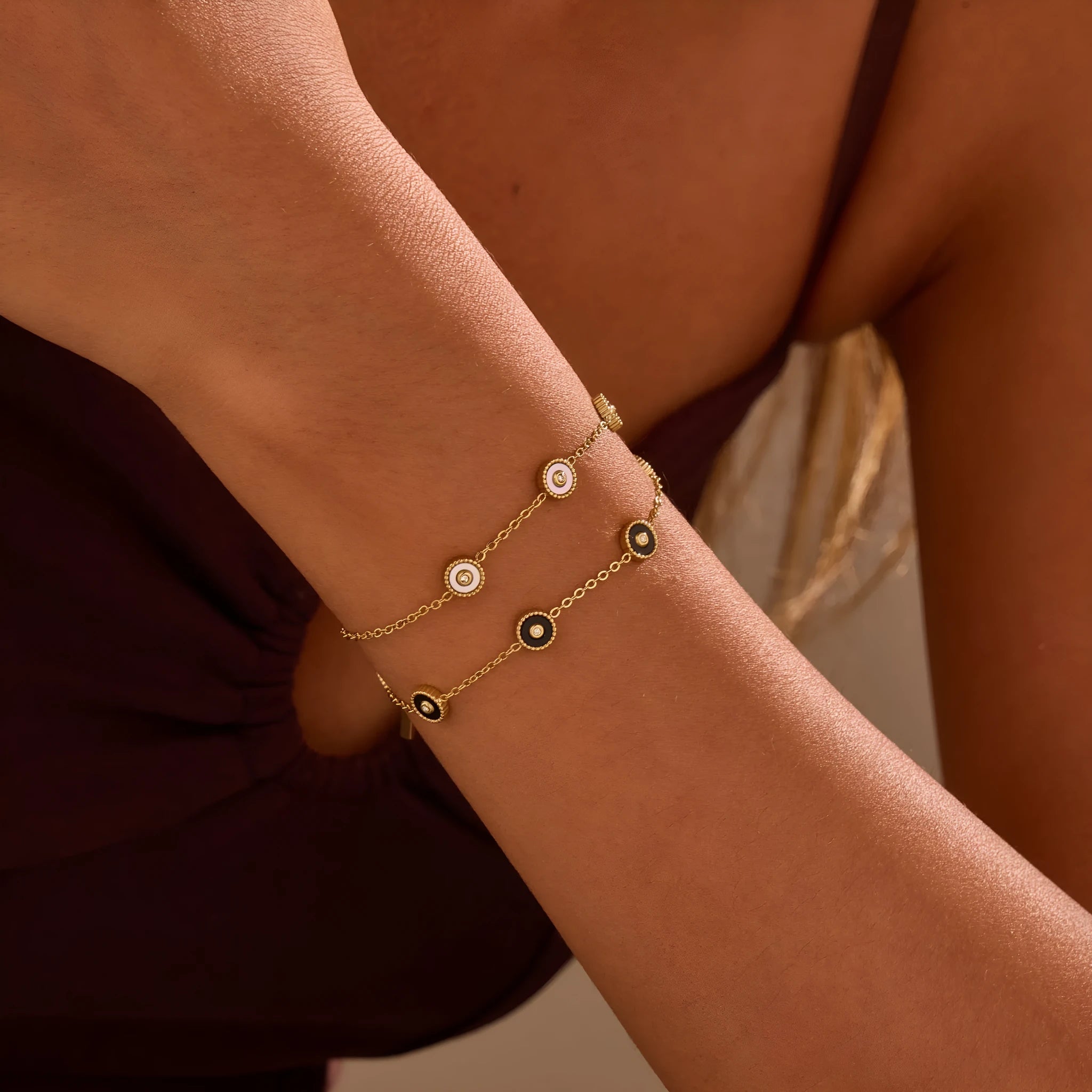 Geometric stainless steel women's bracelet with 18K gold plating, OL fashion style.