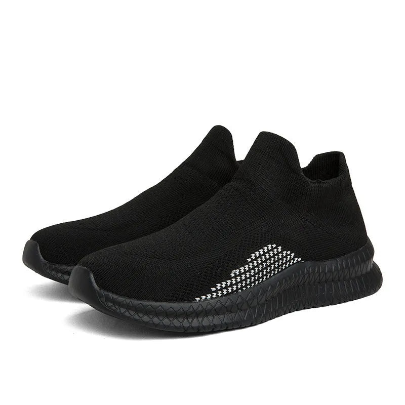 Men's Flyknit fabric casual sneaker in solid colour with low-top profile and round toe