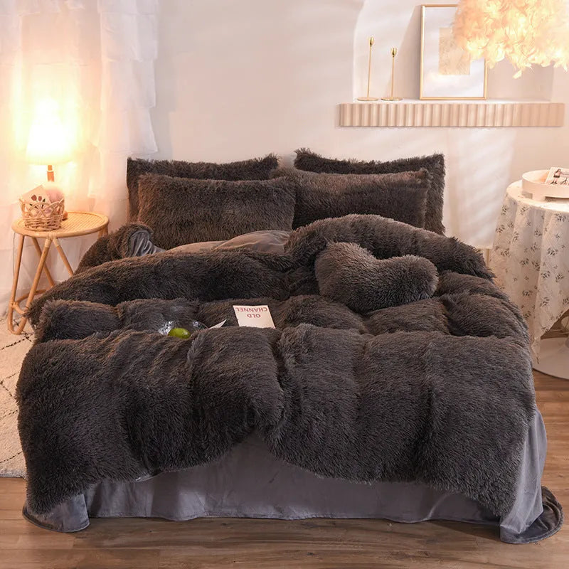 Soft plush mink velvet duvet cover set with pillowcases in beige colour for winter warmth