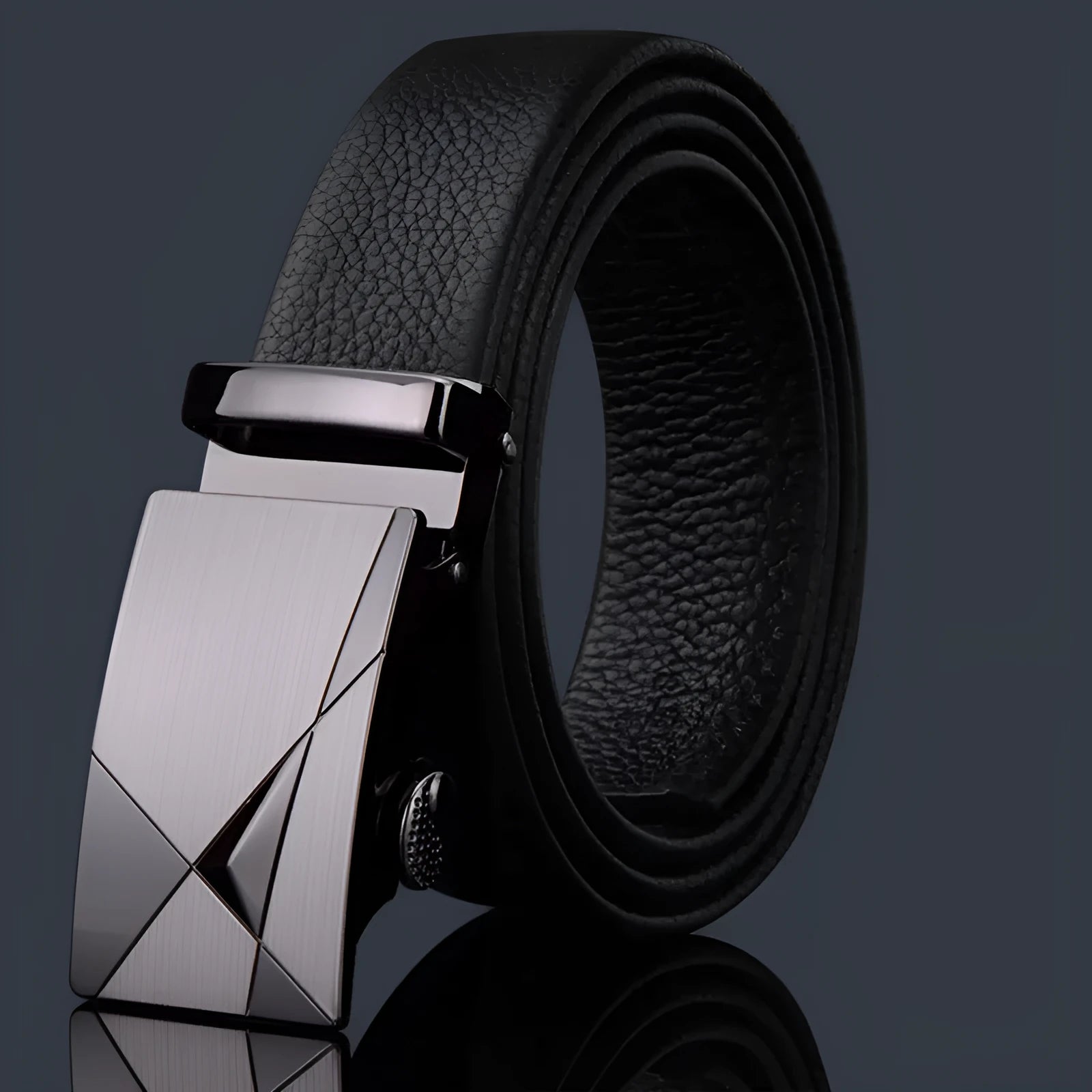 Men's automatic buckle belt in imitation leather with rectangular alloy buckle showing side view