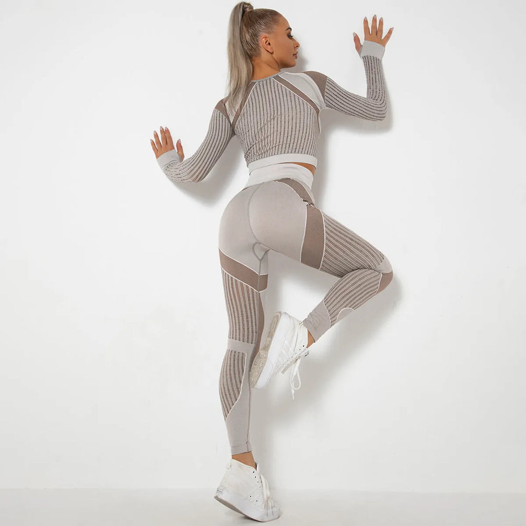 Women's seamless knitted long-sleeved yoga suit in multiple colour options.