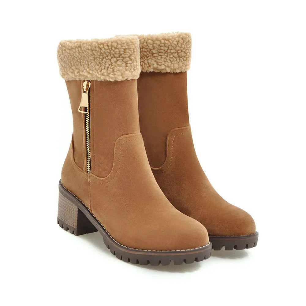 Snow boots with short plush lining in black, available in sizes 34 to 43 cm