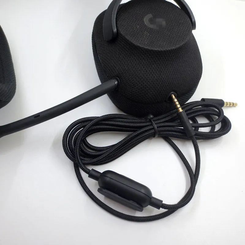 Black universal audio cable for gaming headsets with oxygen-free copper conductor