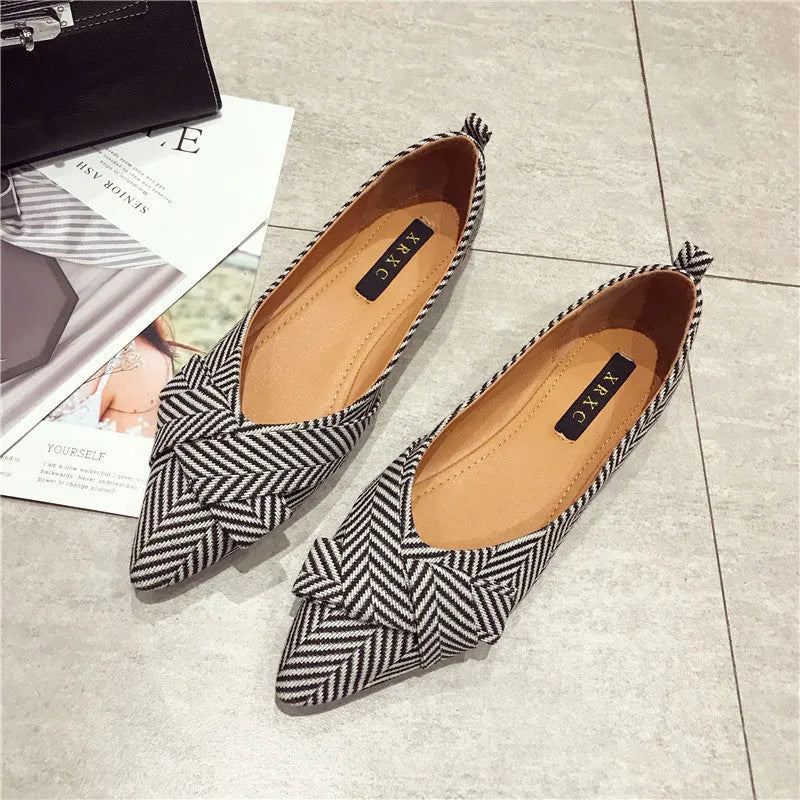 Women's red and black Korean style pointed shoes with low flat heel