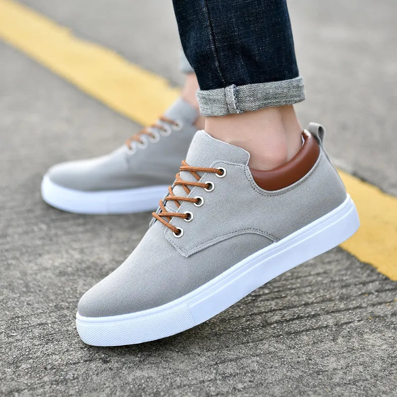 Men's canvas shoes with plain upper, high mouth, back-tie fastening, Goodyear sole, size 46