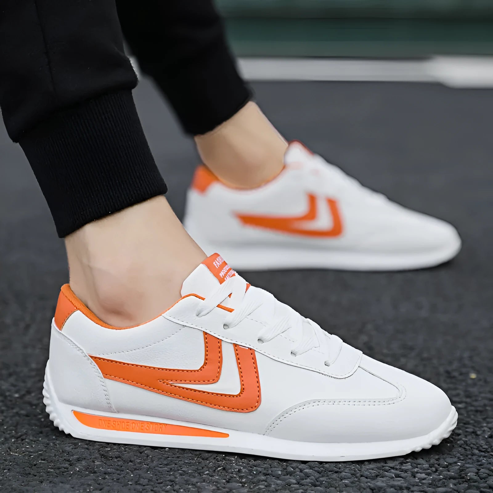 Men's Korean style white shoes with artificial PU upper and rubber sole in round toe design