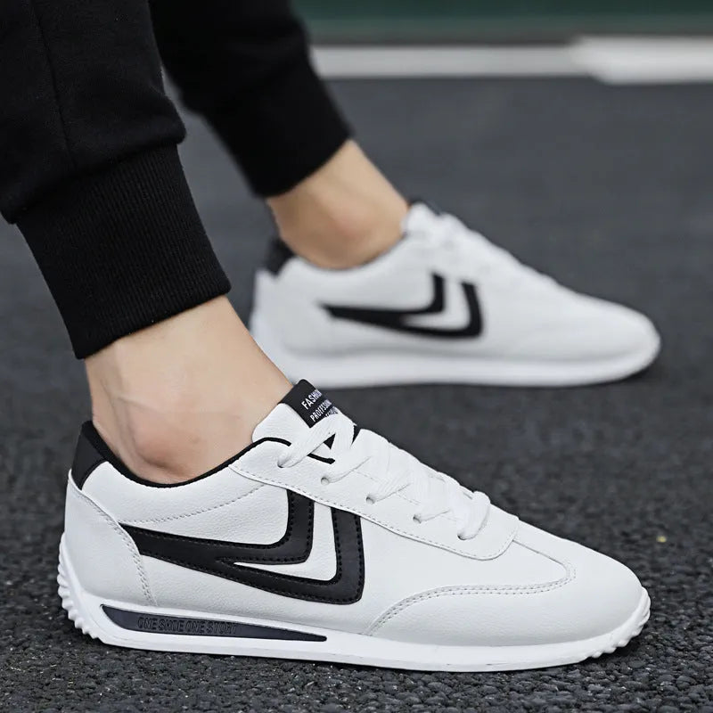 Men's Korean style white shoes with artificial PU upper and rubber sole in round toe design