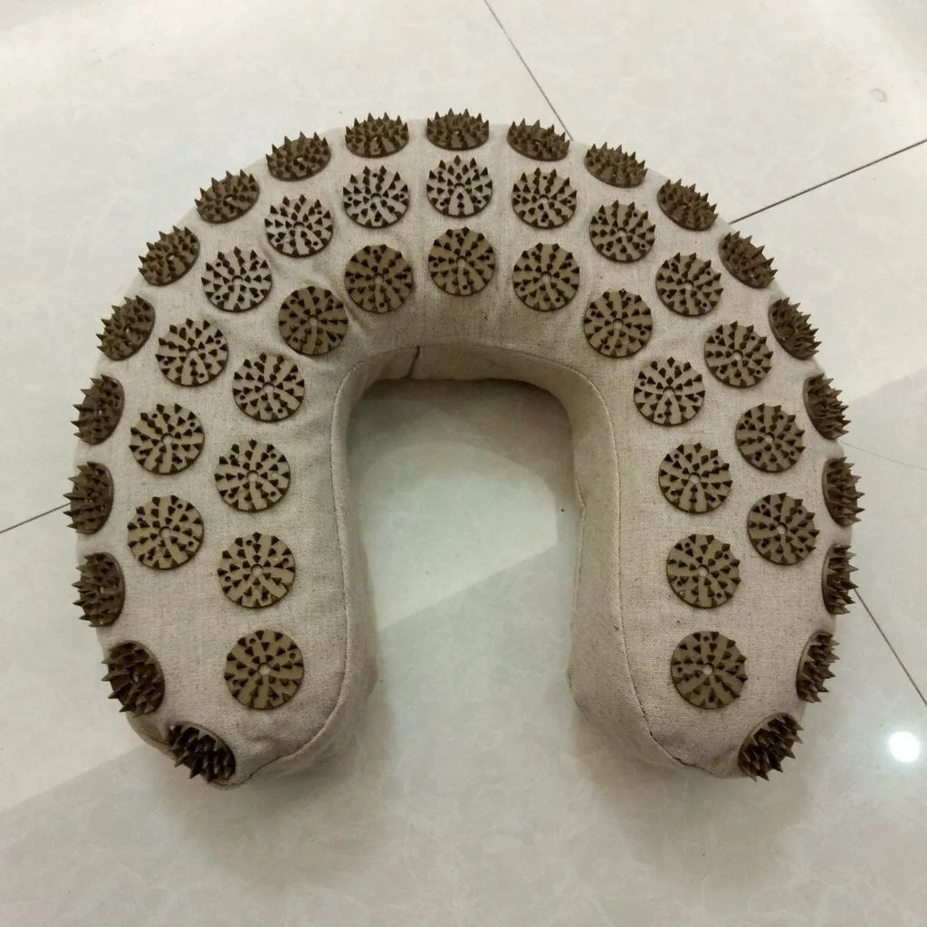 Organic linen U-shaped acupuncture pillow in linen gold buckle near-square shape