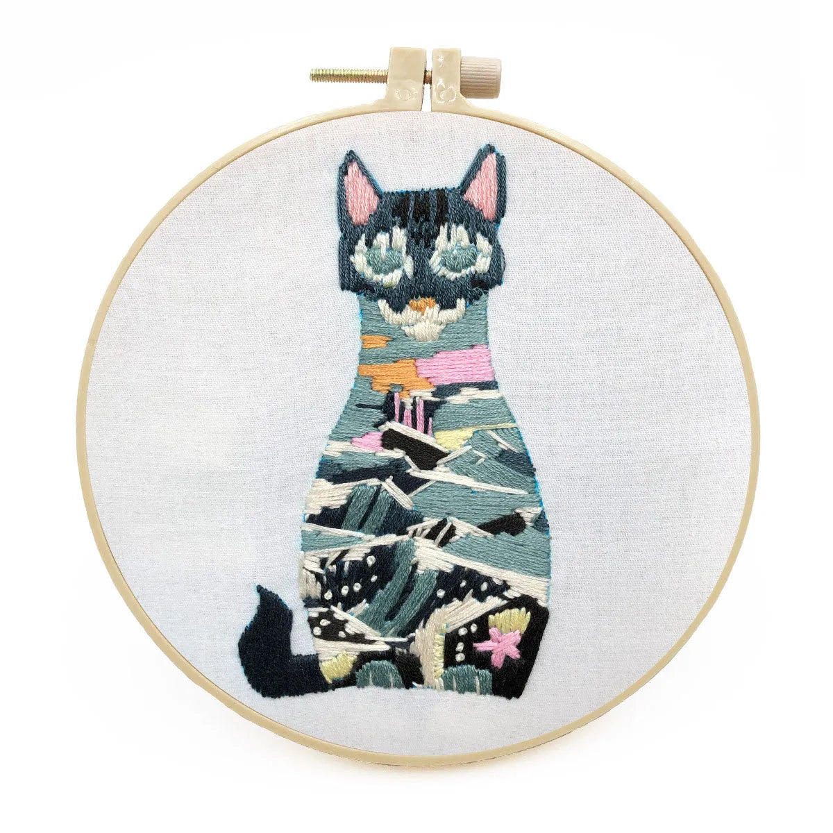 Beginner DIY embroidery kit with three-dimensional cat cross stitch design on cotton linen fabric