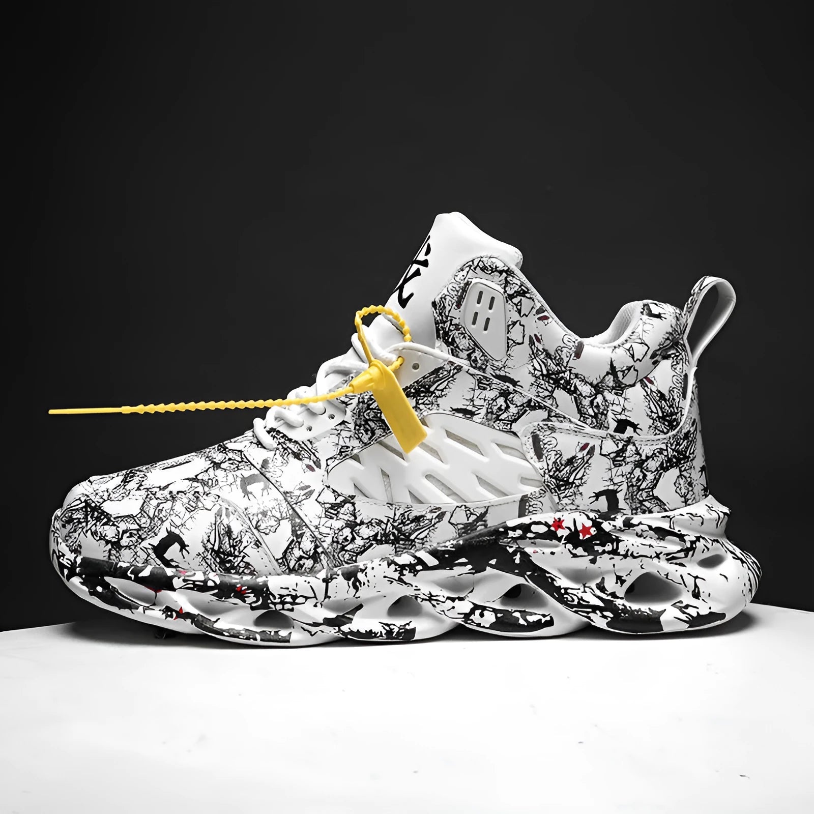Men's high-top basketball shoes with camouflage pattern and microfiber uppers