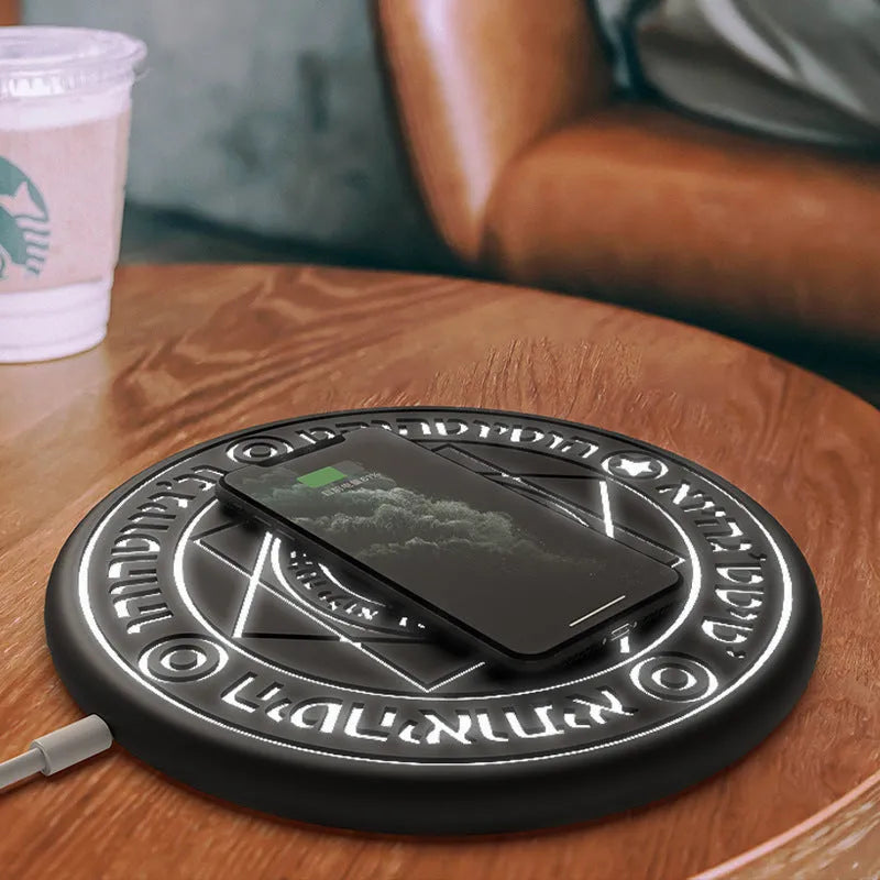 Wireless fast charger with magic array pattern for iPhones and Samsung phones