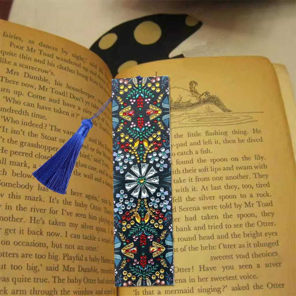 Handmade leather bookmark with diamond embroidered mandala flower pattern and special-shaped diamond accents