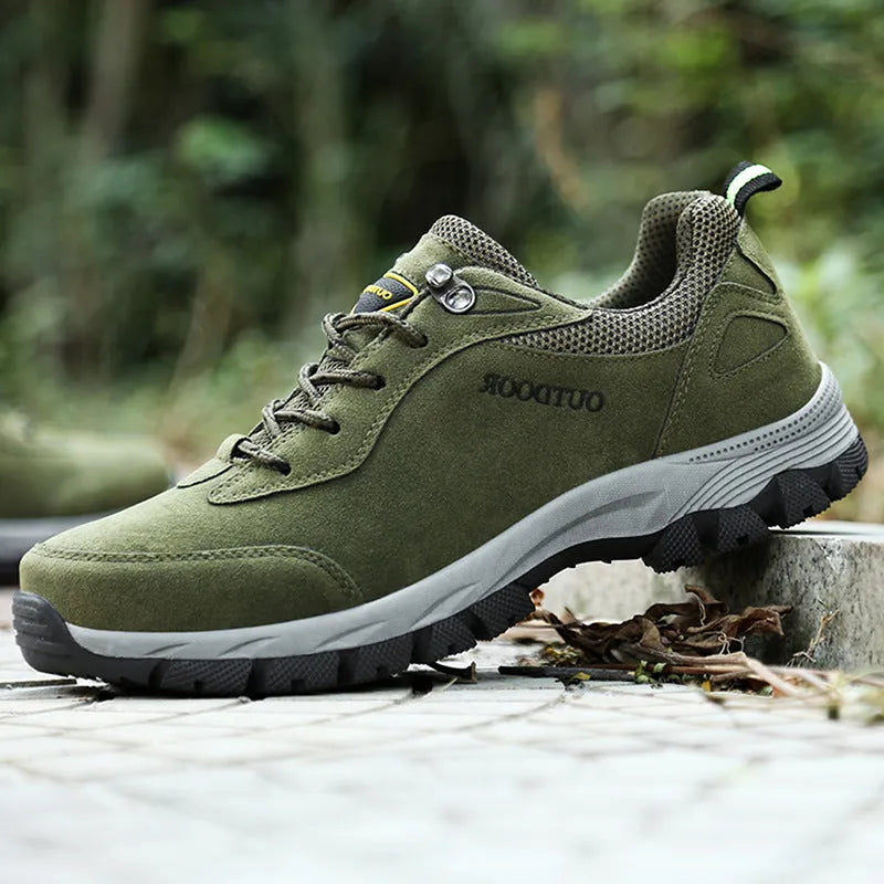 Men's army green low-top hiking shoes on a white background, showing mesh lining and viscose sole.