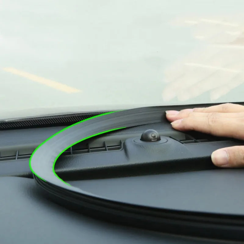 Mitsubishi Outlander dashboard soundproof seal strip made from silicone material measuring 1.6 metres