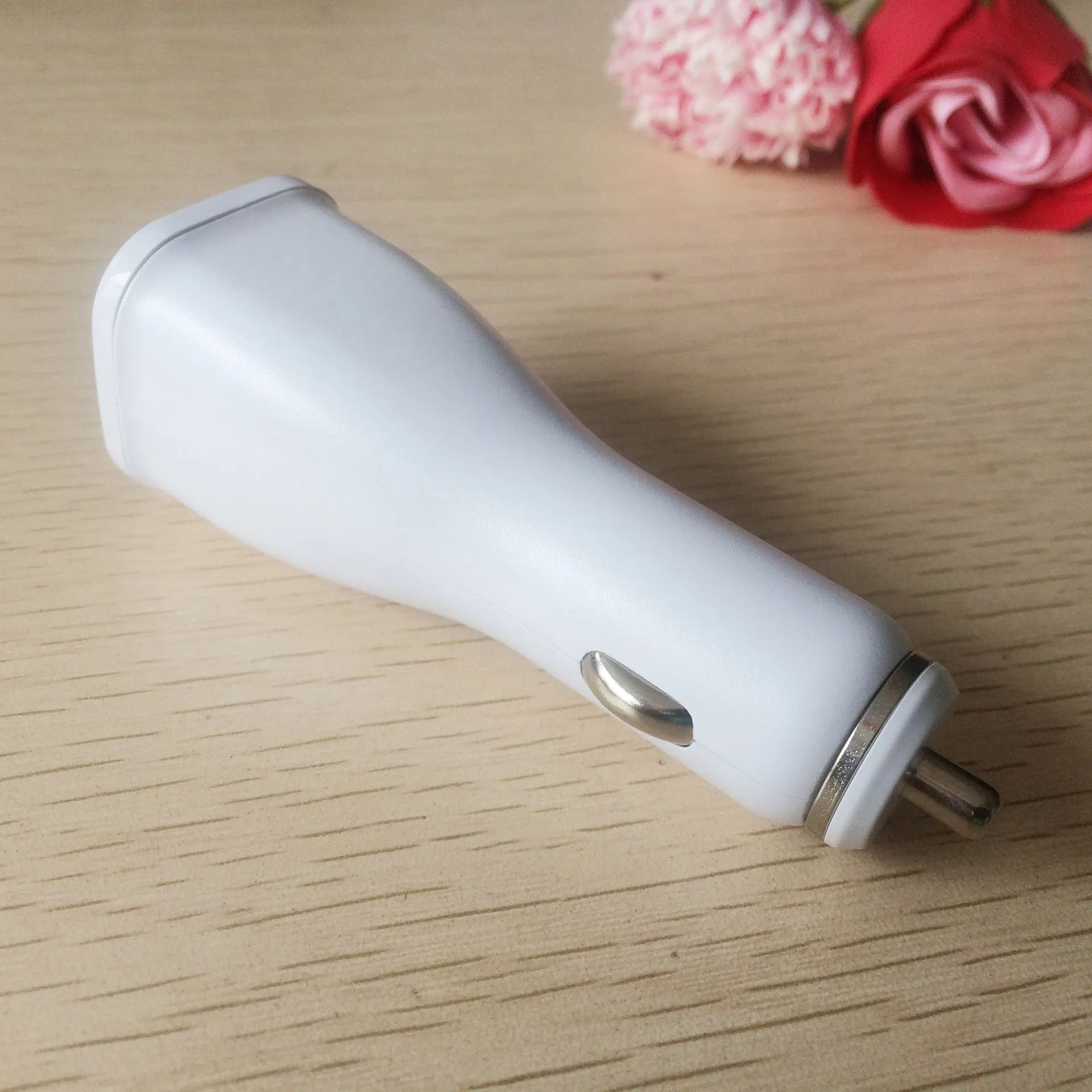 QC30 fast car charger with Quick Charge 2.0 USB port for vehicle mobile phone charging