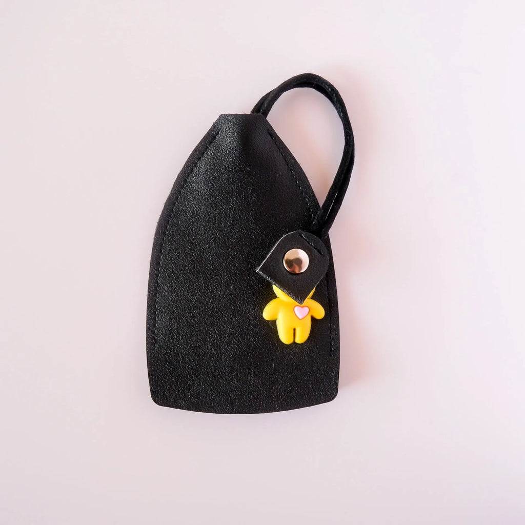 Universal large capacity car key case in five colours showing anti-theft function for key and card storage