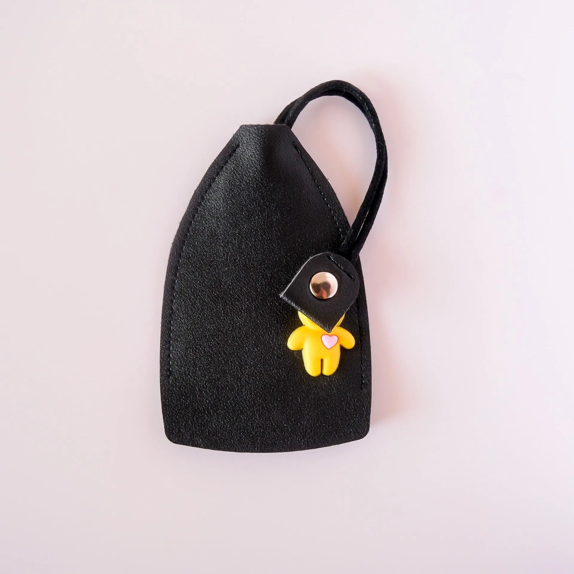 Universal large capacity car key case in five colours showing anti-theft function for key and card storage