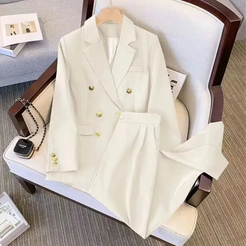 Women's loose fit polyester blouse in multiple colours with regular sleeves and 50cm length