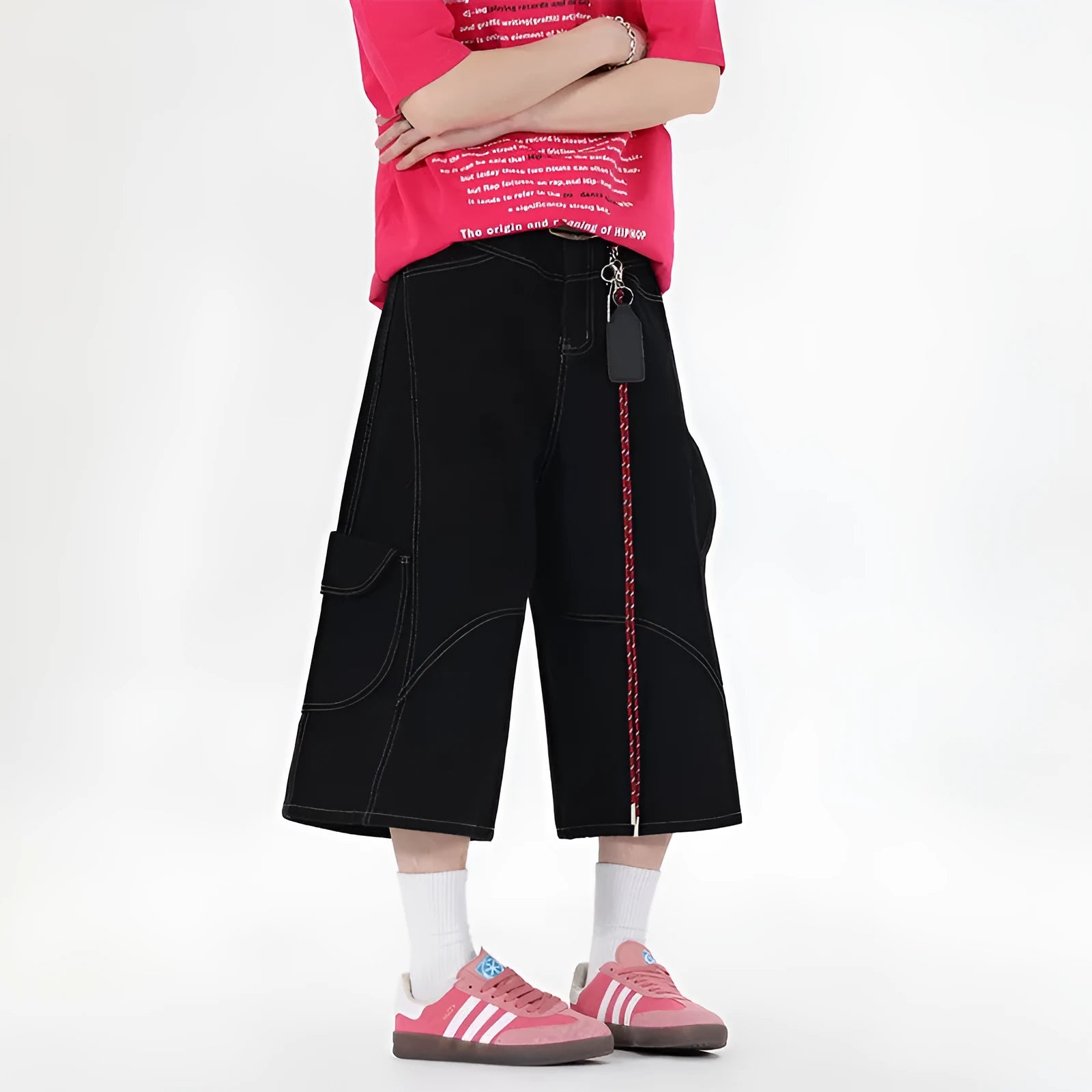 Multi-pocket denim workwear shorts in wide leg cropped style with zipper fly, available in red and black colours