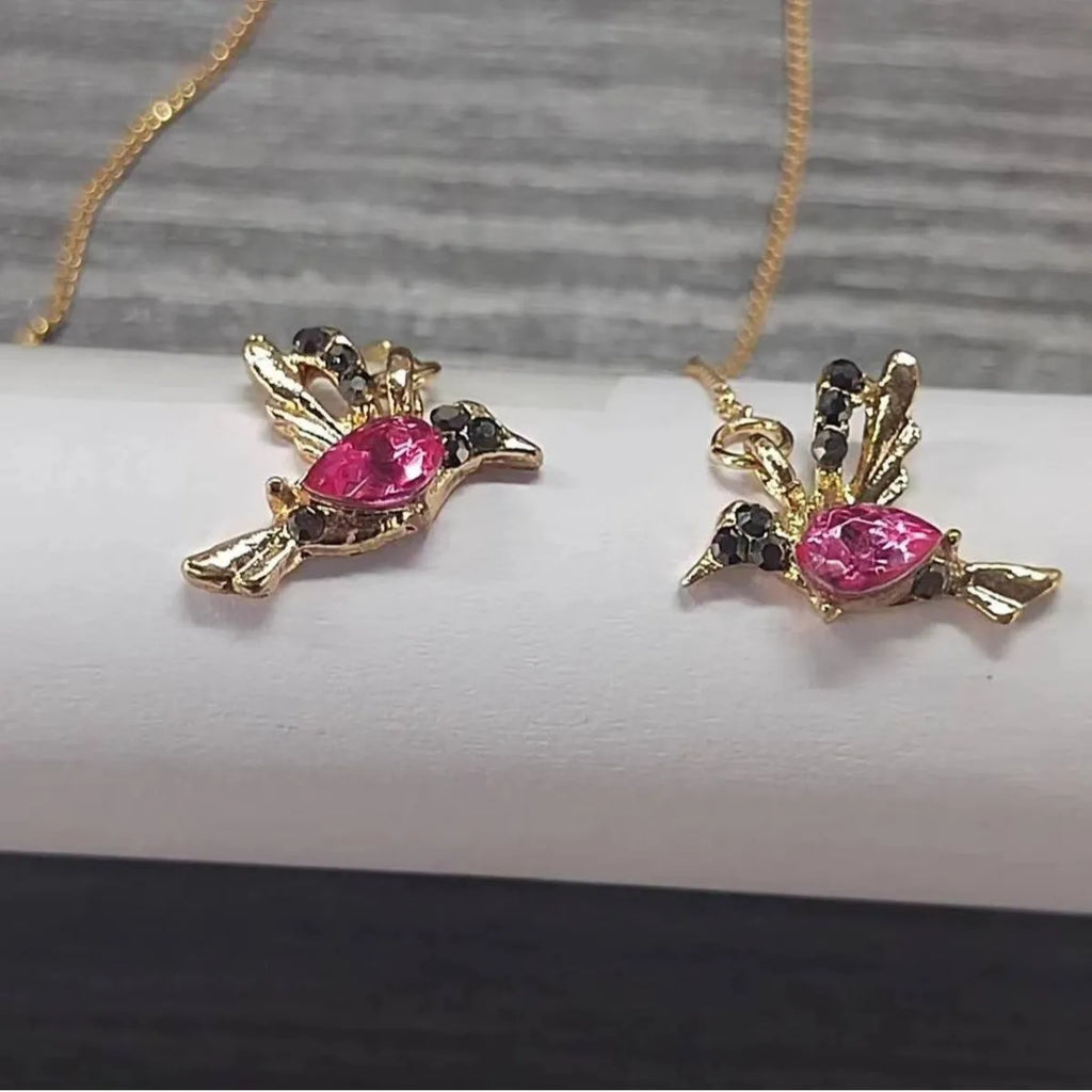 Women's hanging bird earrings with zirconium wing elements in blue, red, or red lvzuan colours