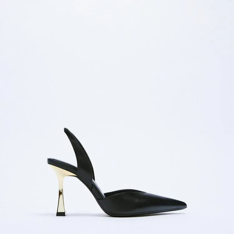Women's nude pointed toe high heels in patent leather with shallow mouth design