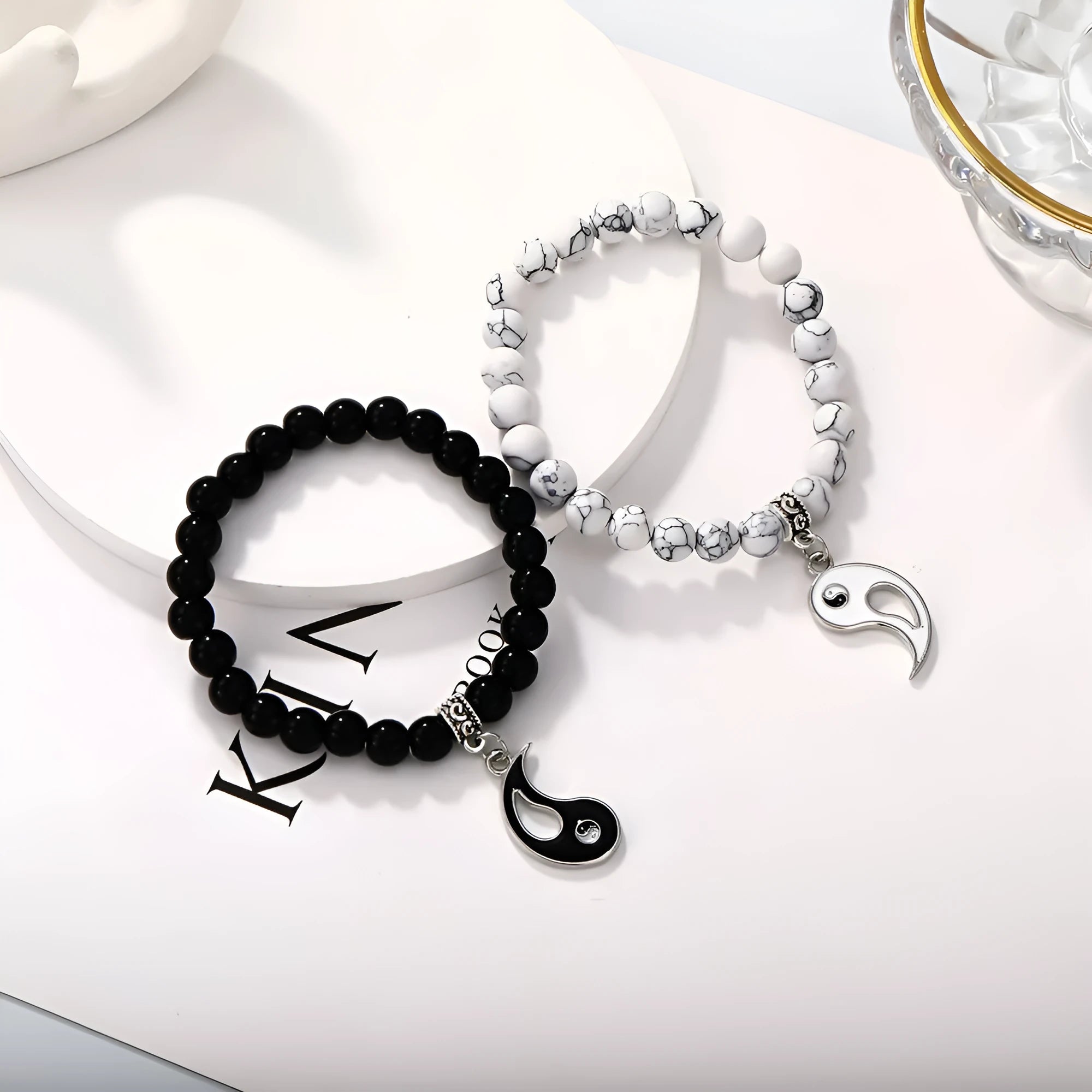Alloy eight-diagram shaped appetizer bracelet with electroplated finish.