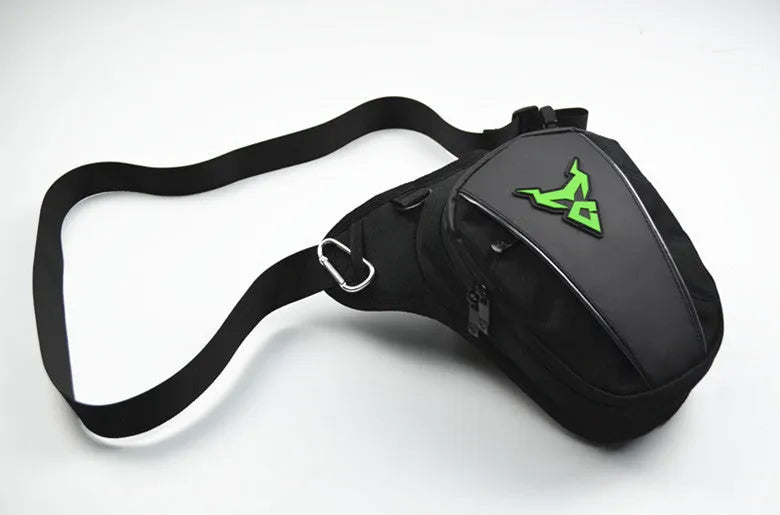 0105MC specification motorcycle leg bag in 1200D Oxford cloth with 29cm dimensions and crossbody strap