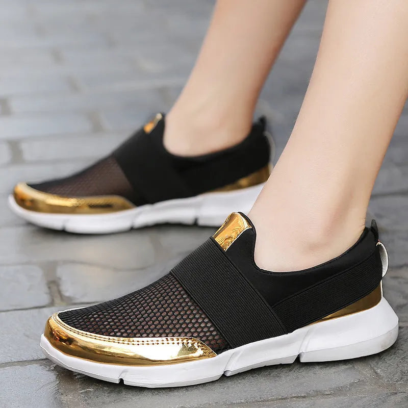 Women's low-top casual sneakers in blue with mesh lining and lightweight construction