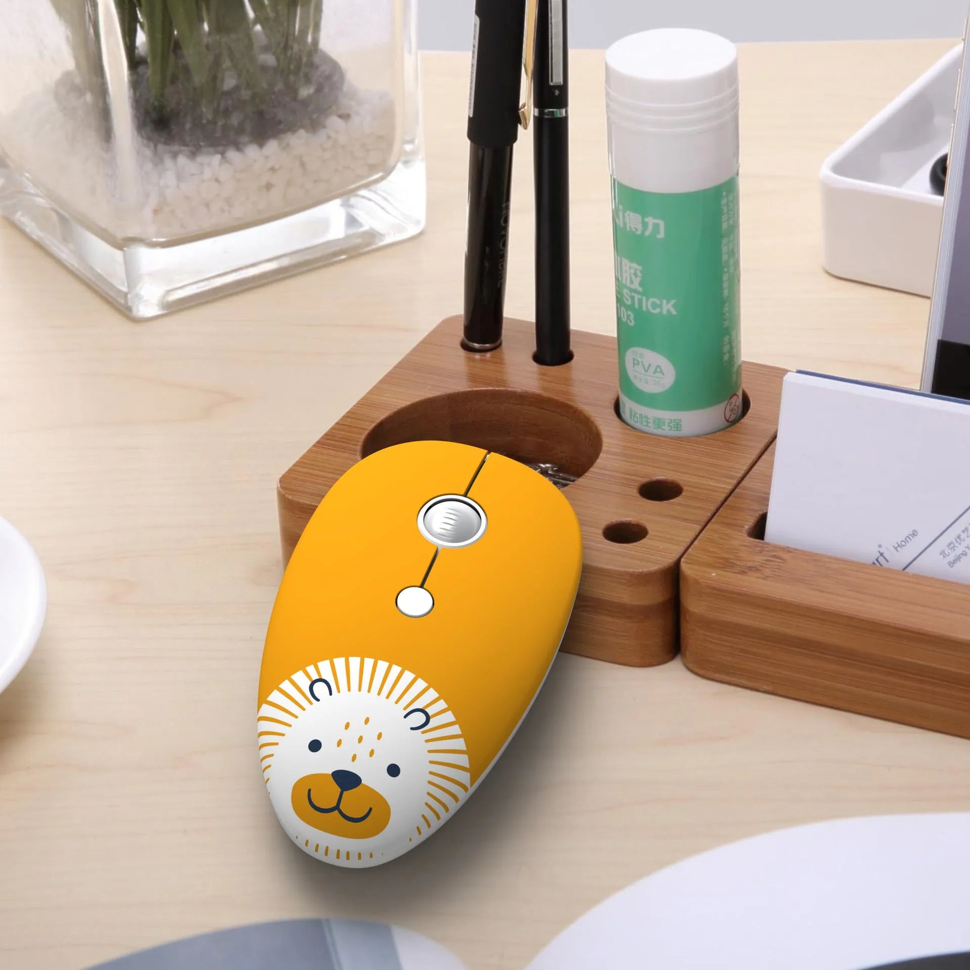 Wireless cartoon animal USB mouse measuring 10.55cm with blue rabbit design