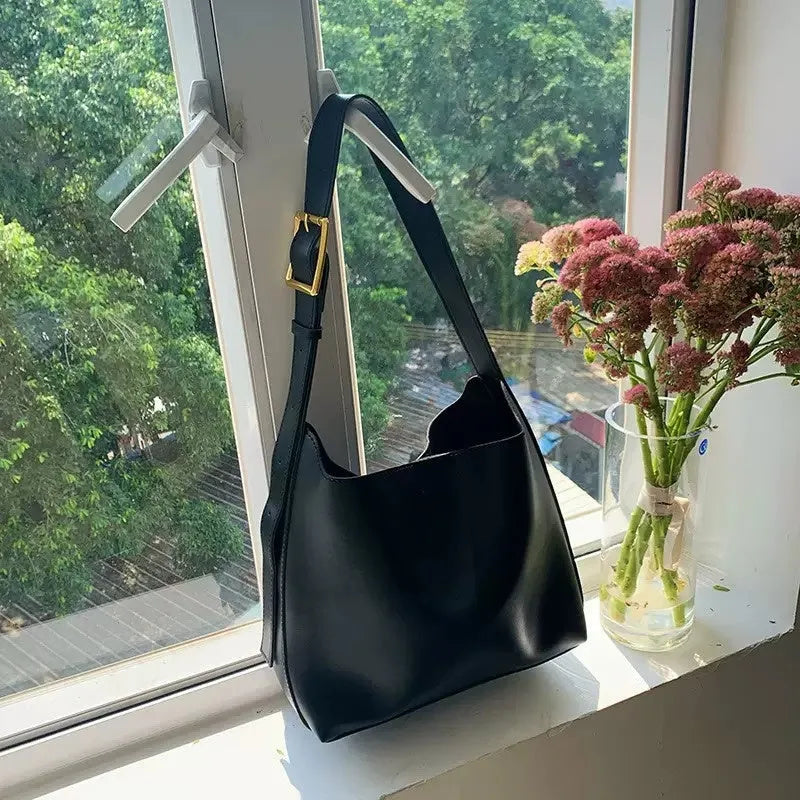 Black and brown PU leather ladies shoulder bags with swing threads decorative elements