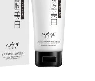 White whitening facial cleanser bottle 100ml for pore cleansing and freckle removal