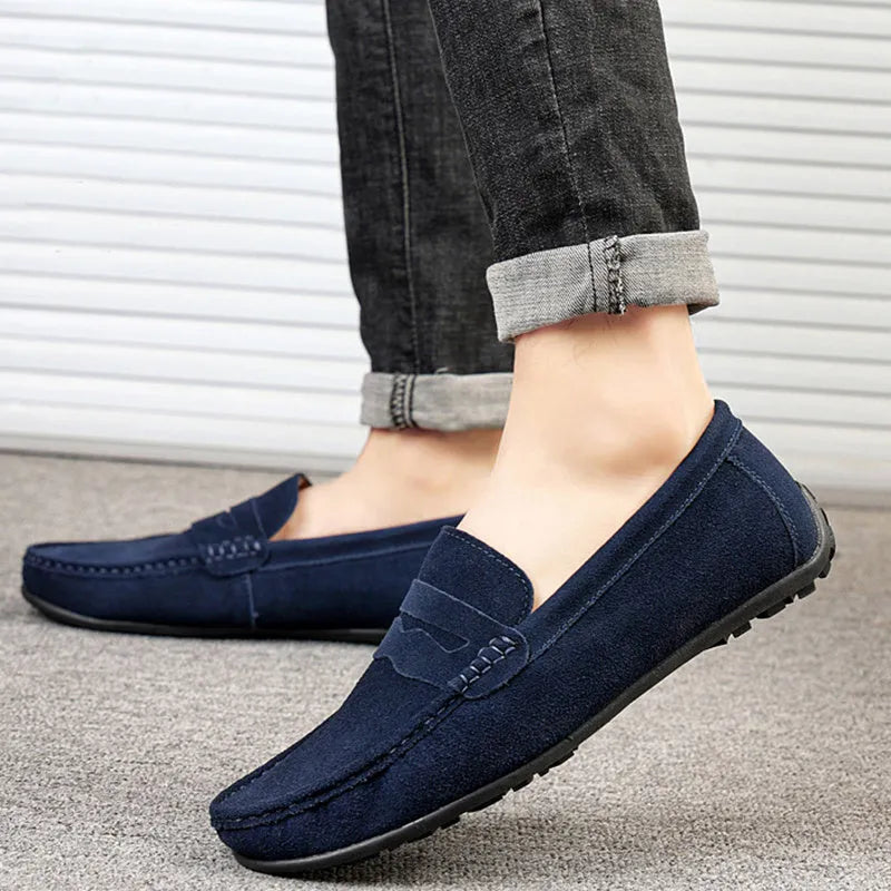Men's solid-colour suede slip-on loafers with round toe and rubber sole