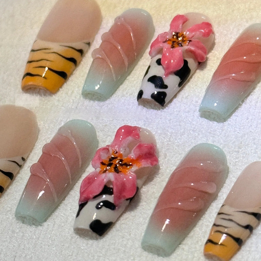 Lily hand carving nail art set with zebra pattern and leopard print designs in XS S M L sizes