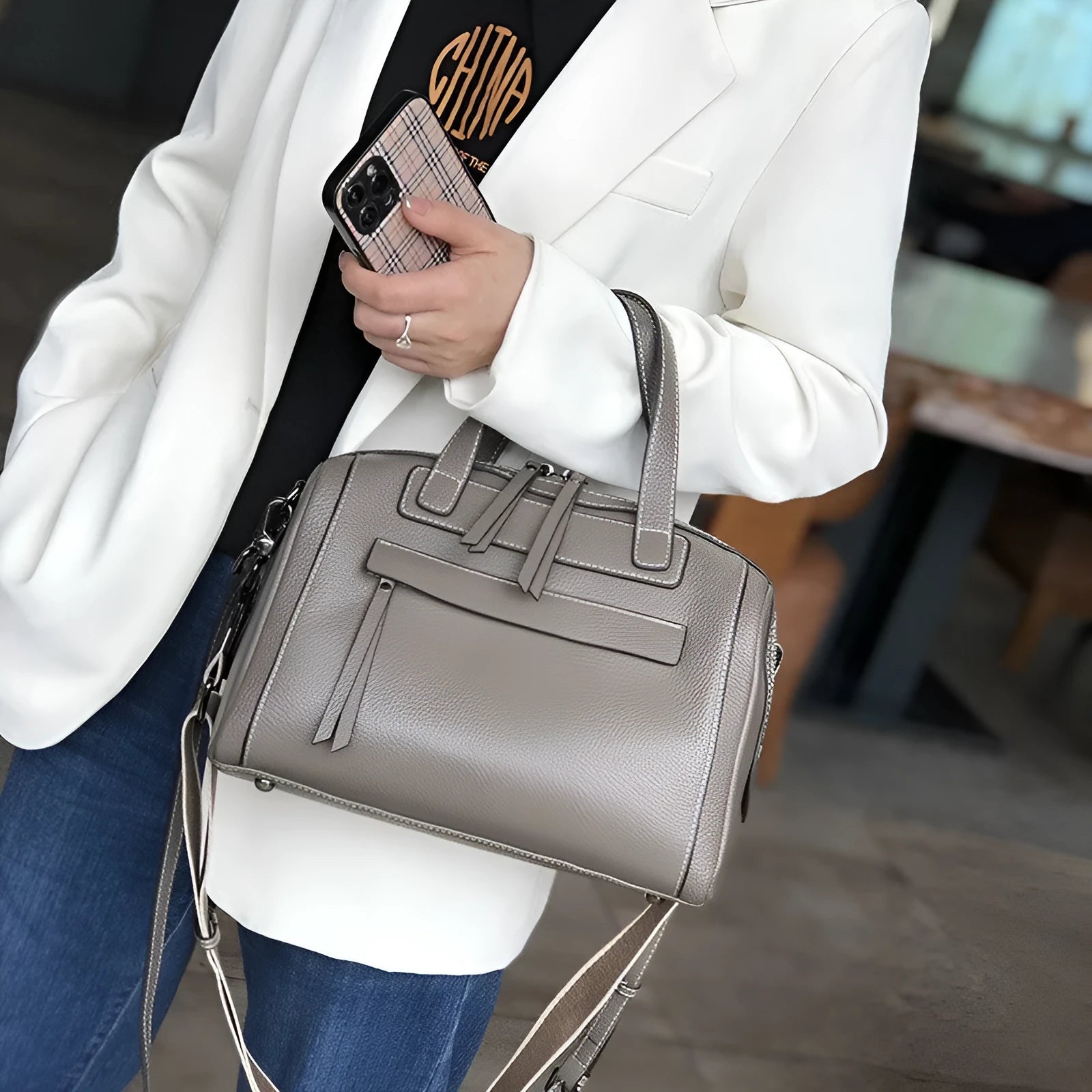 Men's horizontal square messenger bag in genuine cowhide leather with litchi pattern and shoulder strap