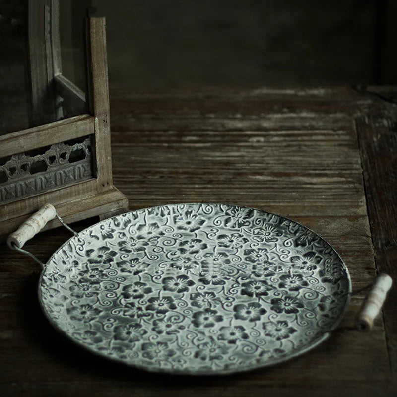 Round wrought iron belt storage tray with European decorative style for jewellery and household item organisation