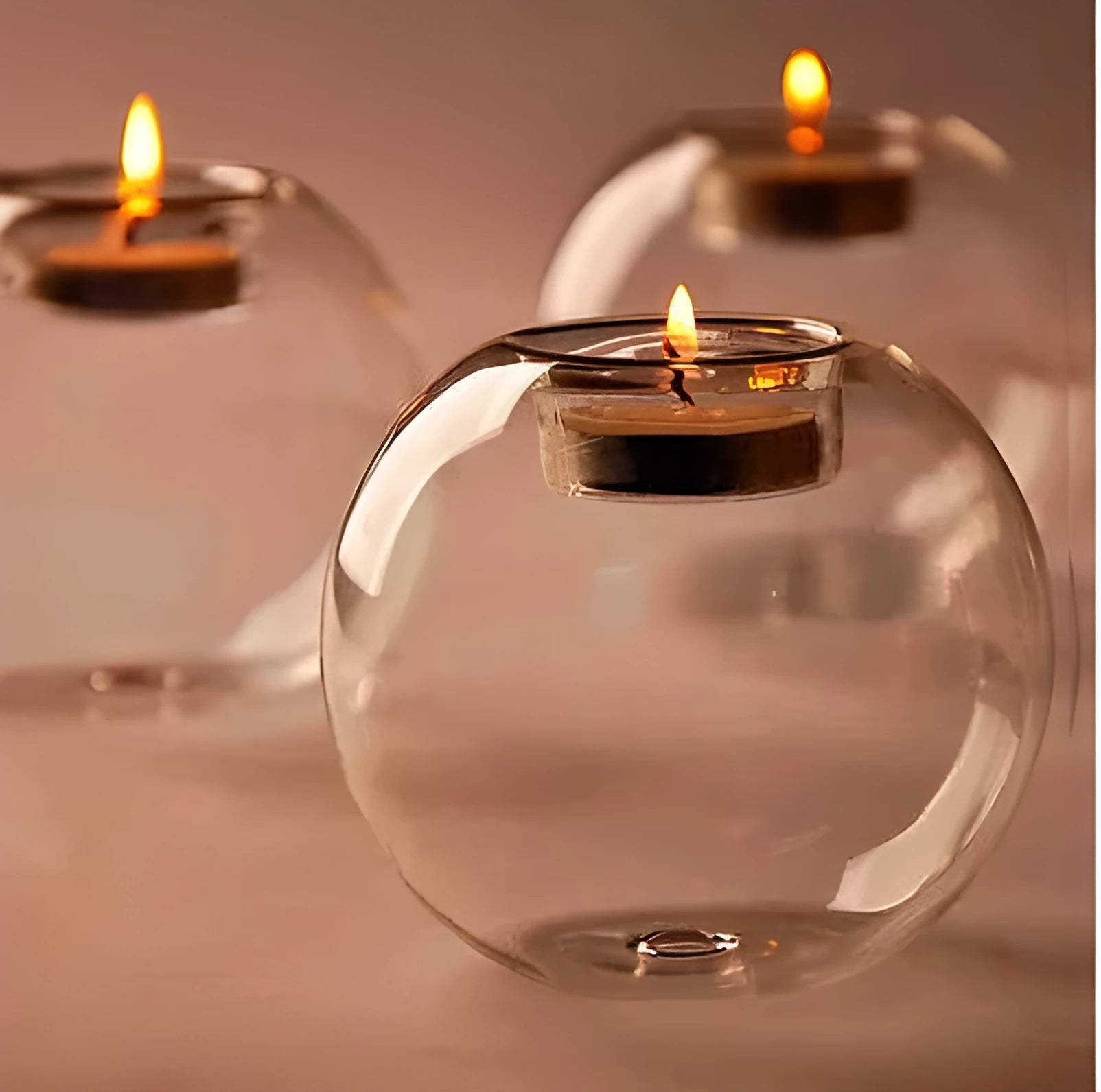 Round hollow glass candle centrepiece for tea lights in Europe style with handmade hot glass construction