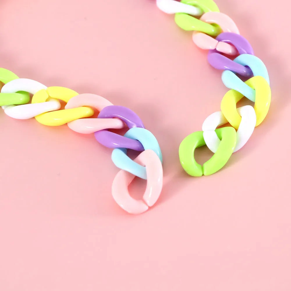 Macaron candy colour plastic chain collar for pet cat or dog on adjustable S or M size setting.