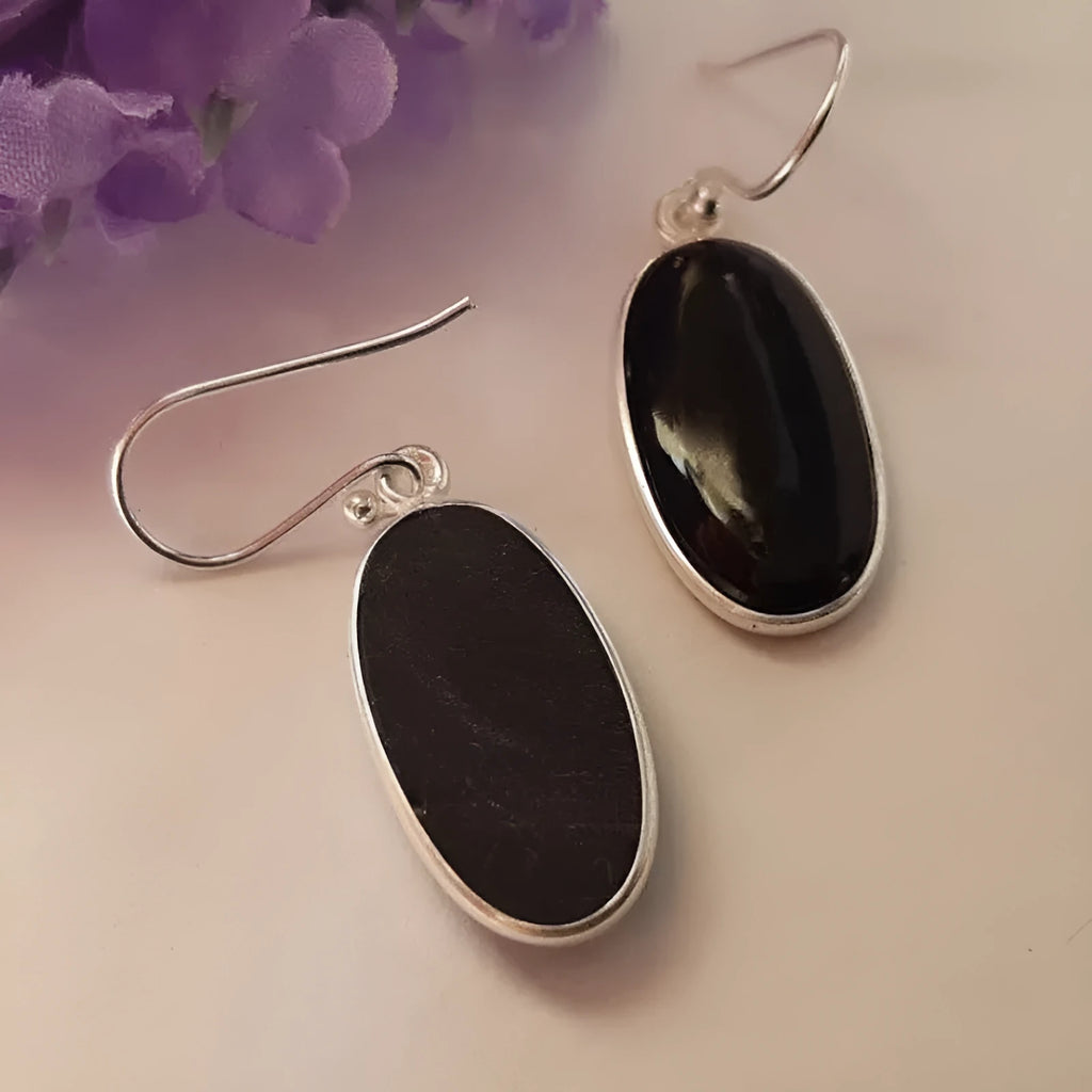 Chinese style women's earrings with oval black agate pendant and 925 silver electroplated alloy construction