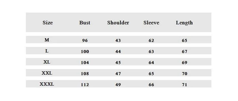 Casual slim knit polo shirt for men in black with classic collar and short sleeves